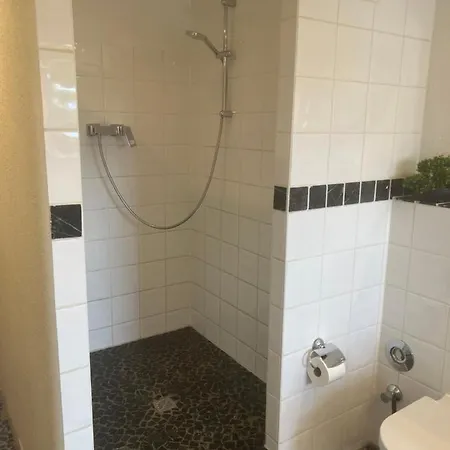 Schone In Messe Nahe Mit Privatparkplatz Apartment